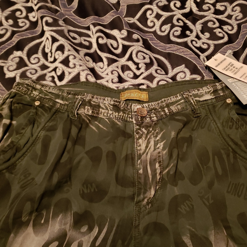 Men's cargo shorts
